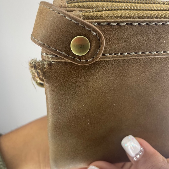 THIS IS A PROJECT: NEW-ISH ROOTS WALLET AS IS (WRISTLET NEEDS LOVE) - Picture 10 of 17